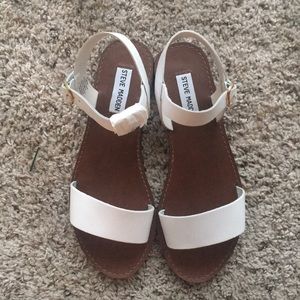 NEW Steve Madden Donddi White Leather Sandals